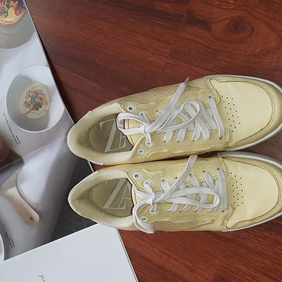 Zara Sneakers - Picture 5 of 10